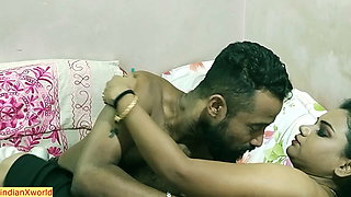 Lonely Bhabhi sudden sex with driver! nokor ne chudai mal nikal diya