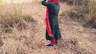 Indian Village Bhabhi Fucked Outdoors Video - Hindi Sex