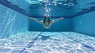 Swimming Fetish - Underwater Swimming Naked