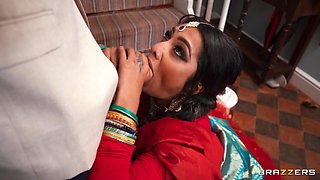 Horny Bengali MILF Yasmina Khan hot porn video