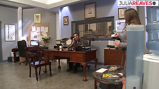 Hottie gets pussy filled with cum after a deep fuck and fingering