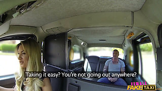 Female Fake Taxi - Tattooed Dude Gives Driver a Facial for a Fare