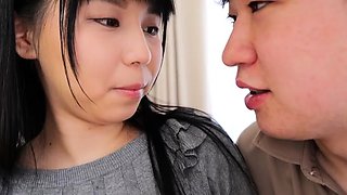 Pee fetish fingering babe pisses over her hands in hd