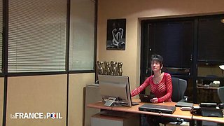 Worker Pounds Big-Butt French Secretarys Ass
