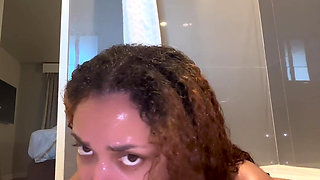 Sexy Big Ass Big Boobs Lightskin Sucking and Fucking Dildo in Tub