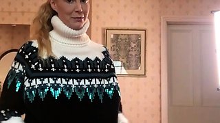Amateur Horny Blonde Masturbates with Beer More webcamgirls