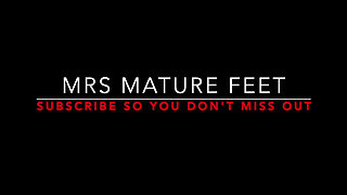 Mrs Mature Feet's Hairy Pussy 512