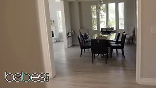 Beauties - Jessa Blue’s nude legs seduce Damon Dice into hot kitchen sex before breakfast