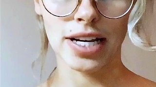 Amateur Webcam Cute Teen Plays Solo with Big Dildo