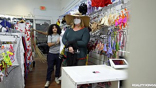 Hot Retail 2 - Work Me Harder