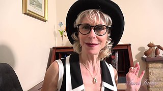 Skinny GILF Boss Dee Lite porn story
