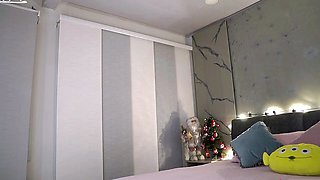 Slutty amateur flashing her big boobs in the backseat