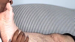 Hot, Pregnant Naejae Worships My Feet