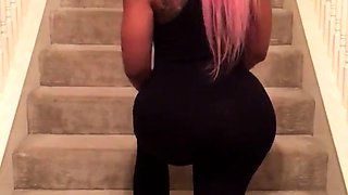 Webcam beauty and her toys have solo sex