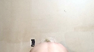 Twerking N Squirting Slut