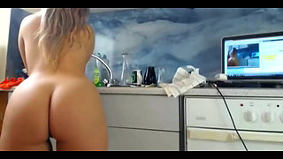 Girl Sexydea Flashing Pussy on Live Webcam