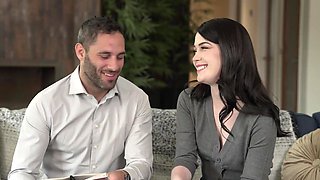 Evelyn Claire wants to get fucked on all fours so deep