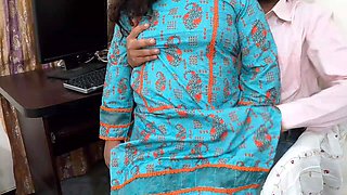 Indian Girl Had Sex with Her Boss to Get a Quick Promotion