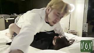 Scriptless Passion, a Cameraman Falls for the Receptionist and Captures a Real, Unstaged Encounter