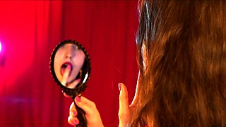 Amateur brunette babe fingering in solo masturbation