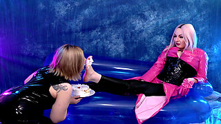 Facesitting and Licking Pussy Lesbian Rough Sex Hardcore Fuck Doggy Sex and Ass Tease