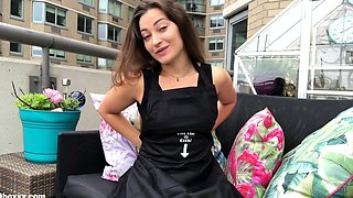 Brunette solo masturbation on webcam