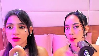 Cute amateur webcam teen girl toying pussy on webcam