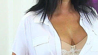 English MILF Sassy Slides Her Fingers up Her Bare and Nyloned Cunt