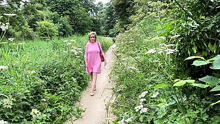 Slutty amateur flashing her big boobs in the backseat