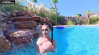 Spinner Slut Gets Her Guts Crushed Under The Sun