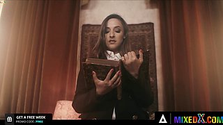 Good lesbains enjoy a stemy sex with feet and pussy worhipping