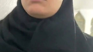 Arab Muslim Wife Showing off Her Amazing Tits