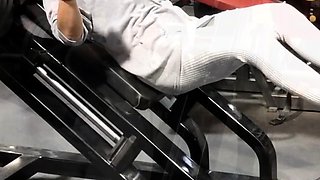 Amateur Foot Fetish Girlfriend Sucks and gives a Footjob