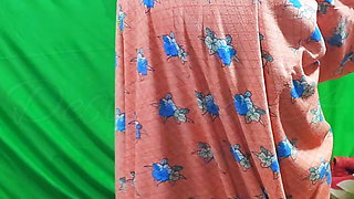 Indian Hot Bhabhi 🥵 saree change - in hindi video