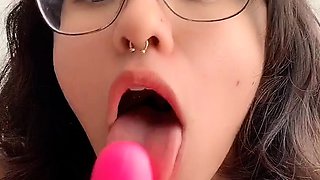 Amateur brunette ariana marie solo toying
