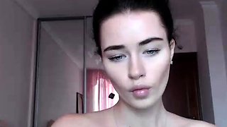 Hot amateur webcam teen masturbates for their fans