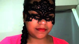 Preggo hoe amateur finger fucks herself in hot fetish solo