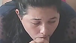 Brazilian Slut Prepaid Sucking Spanish Tourist's Cock