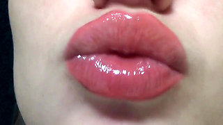 Lips fetish! Kissing! Lips gloss!