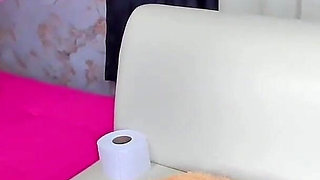 Mutual Masturbation with Oil for Better Gliding