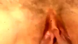 Deutsche Hahnrei-Frau teilt Dreier