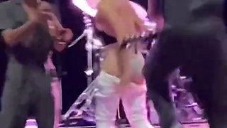 Singer Sophia Urista Pees On Fans Face at Welcome To Rockville BEST CAMERA ANGLE 1080p