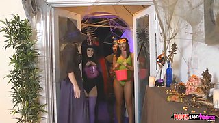 Mommy gets trick or treat penis in the douche
