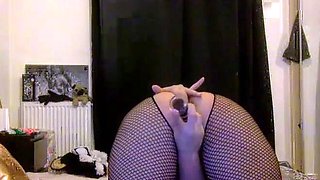 A super sexy blonde with big boobs and masturbating with a v