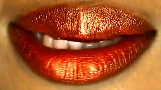 Lylith La Vey Pulverizing In The Living Bedroom With Her Chocolate-colored Eyes - Lylith Lavey