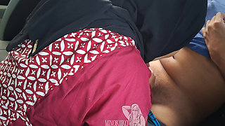 Desperate Asian Hijabi Muslim Office Worker Struggles with Taxi Bill, Ends up Swallowing Driver's Dick - Minokiiko