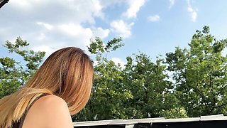 Leons TV - no bra clip