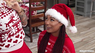 Kona Jade & Addis Fouche scissor and lick in wild Christmas sexcapade