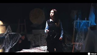 Layla Scarlett Handjob Trick - Italian Babe Security Guard Frozen & Used