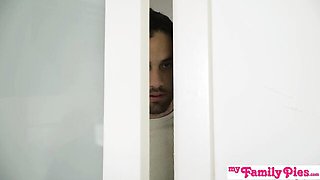 Blowjob xxx with cover-girl Damon Dice and Ryder Rey from My Family Pies